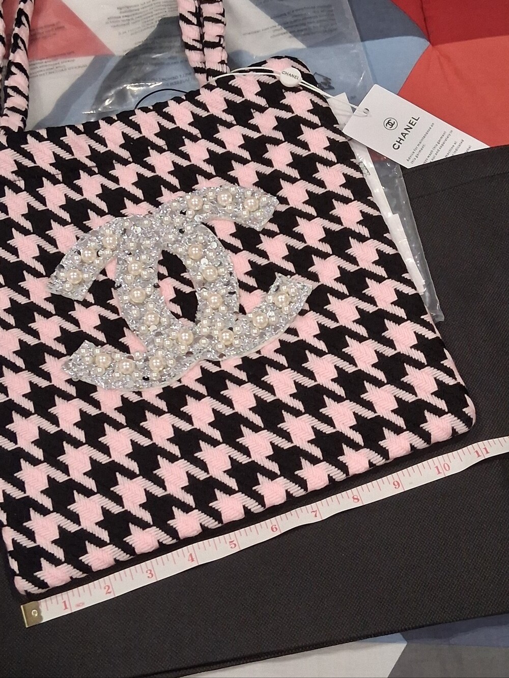Chanel GWP Pink & Black Houndstooth Tote with Pearl CC Logo - Picture 8 of 13